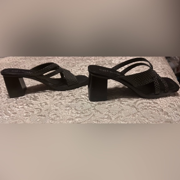 Slip-on Chunky Heels - Picture 4 of 6